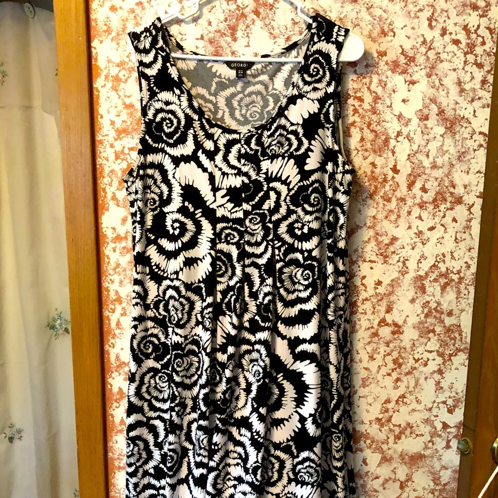 Dress, Sleeveless, Black & White, Roses Swirl, XL, NWOT